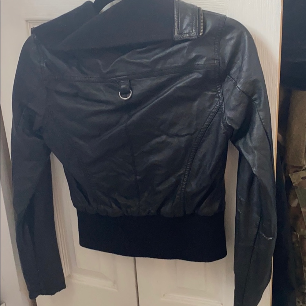 Leather jacket - Picture 2 of 2